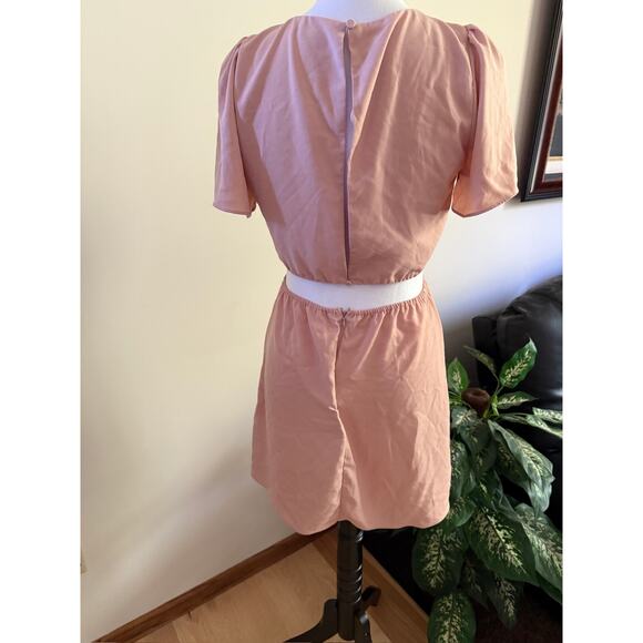 Abercrombie & Fitch Light Pink Cut out Dress - Picture 2 of 7